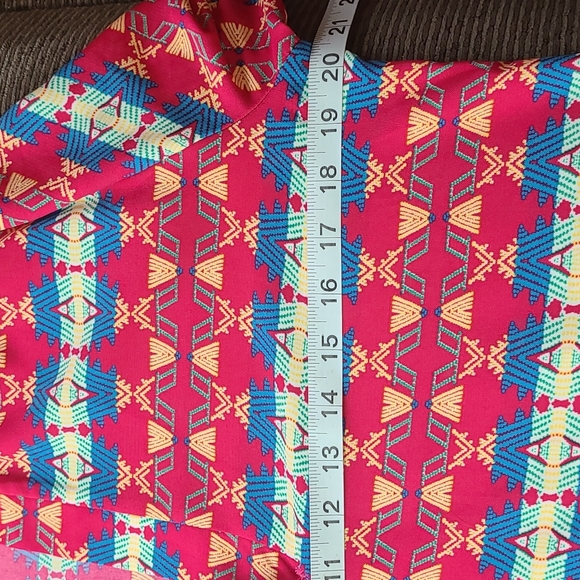 Yahada Southwestern Print Blouse - Picture 9 of 12